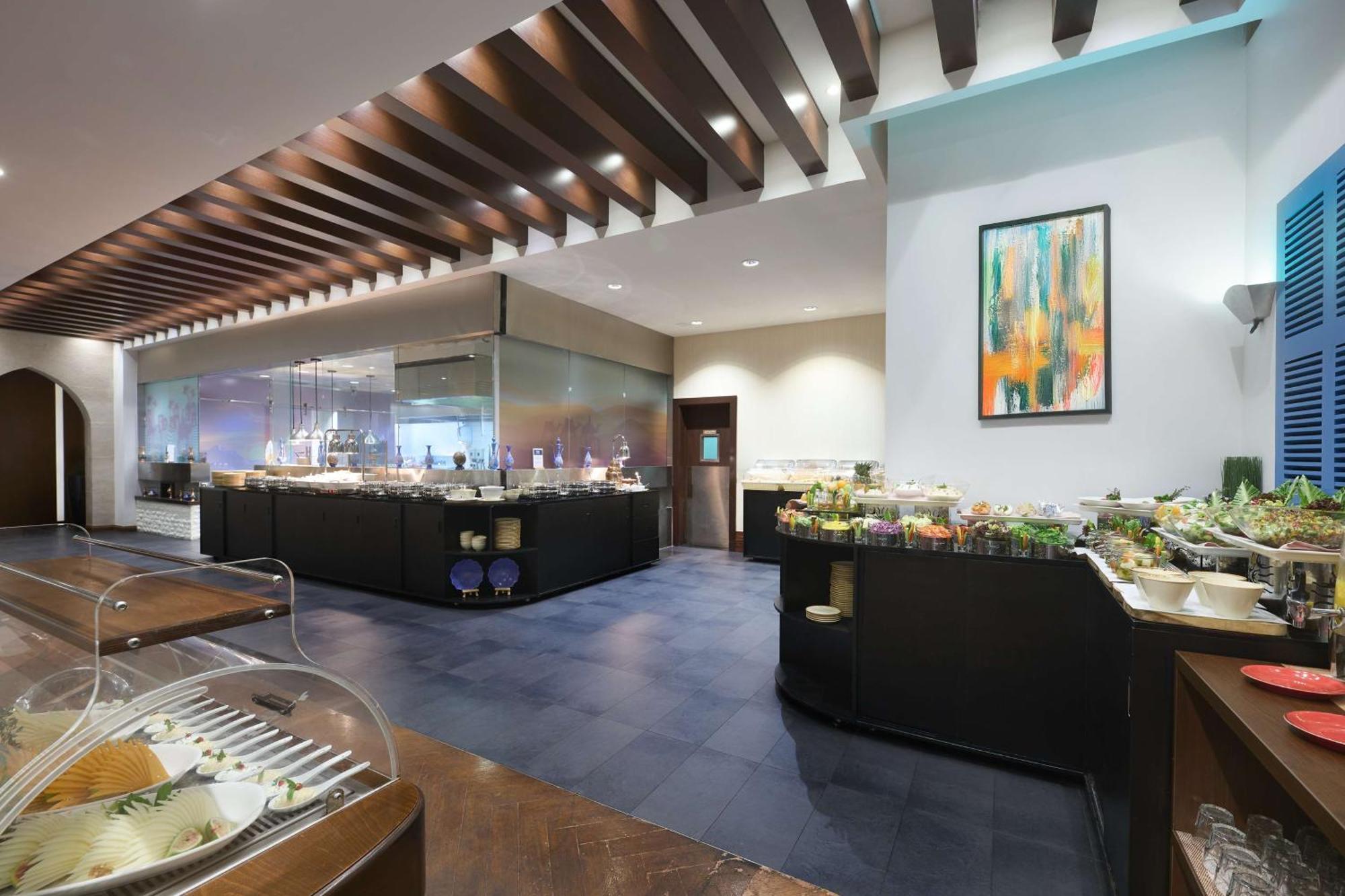 Hotel Doubletree By Hilton Doha - Al Sadd Exterior foto The restaurant