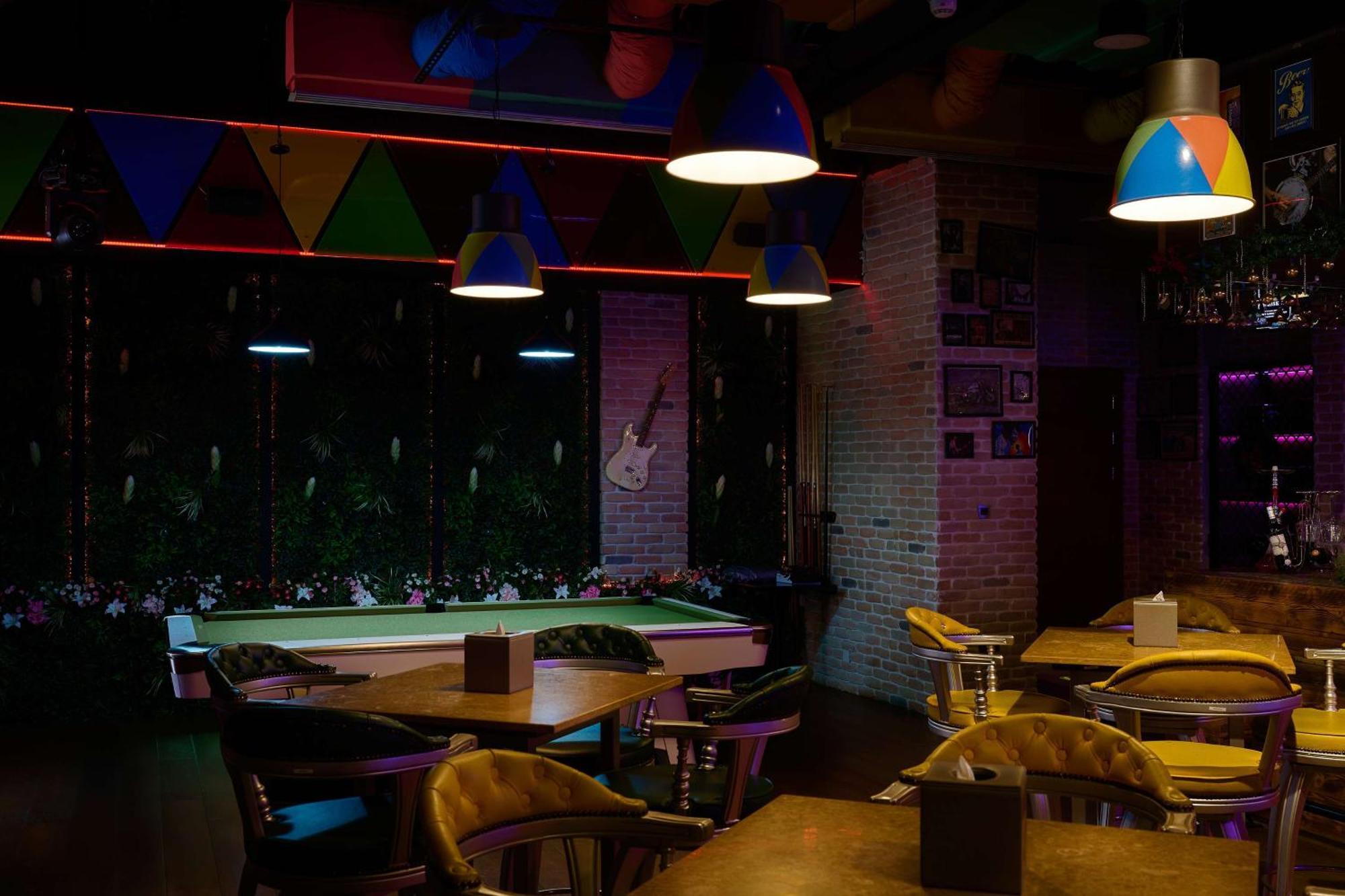 Hotel Doubletree By Hilton Doha - Al Sadd Exterior foto The interior of a nightclub in Yerevan