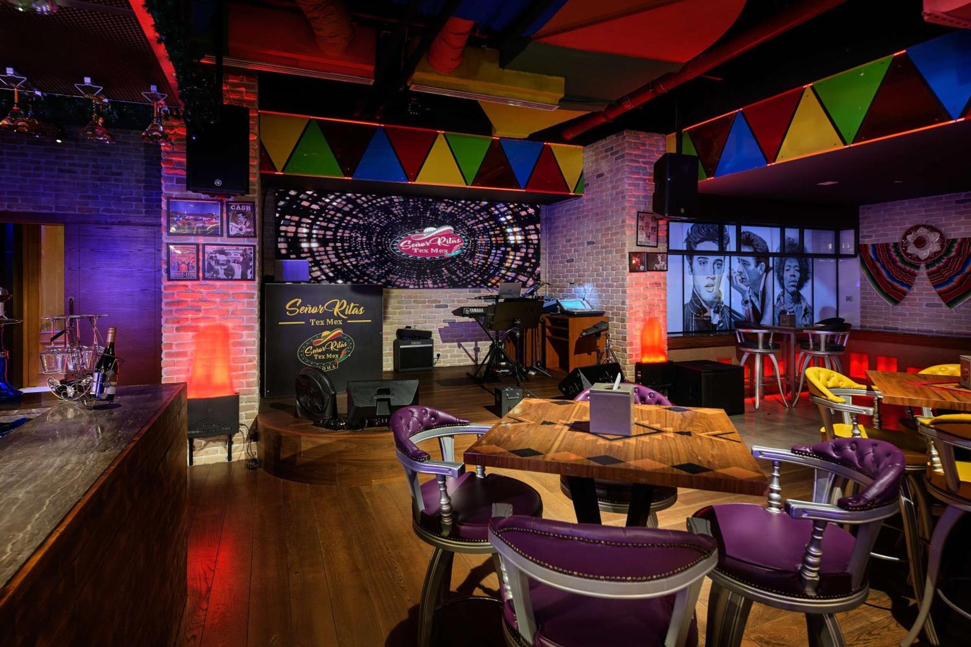 Hotel Doubletree By Hilton Doha - Al Sadd Exterior foto The interior of a typical Hard Rock Cafe